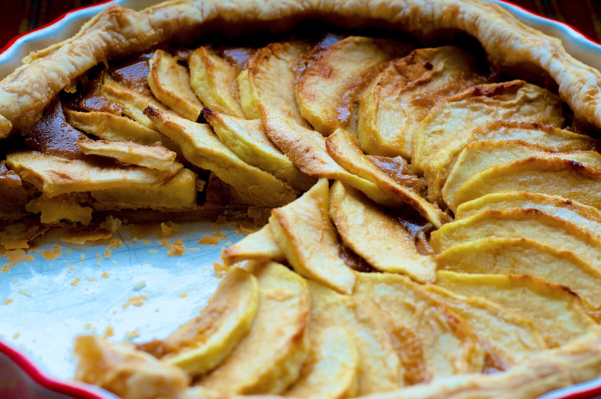 Apple or Quince Tart with Creamy Cacique® Queso Fresco Filling