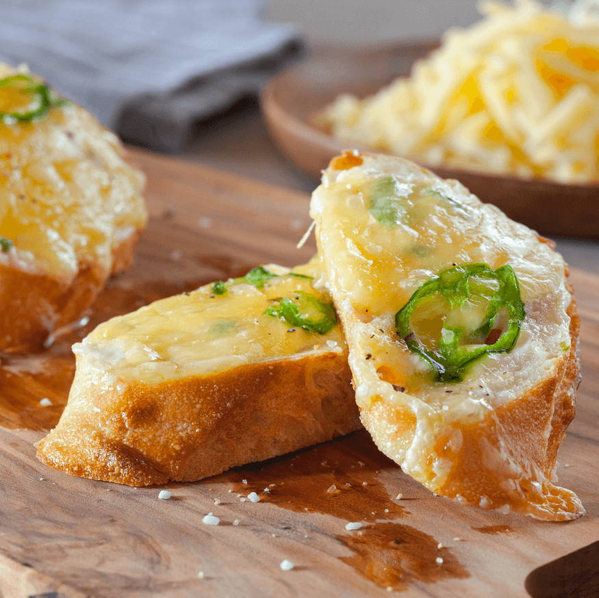 Cheesy Jalapeño Popper Garlic Bread