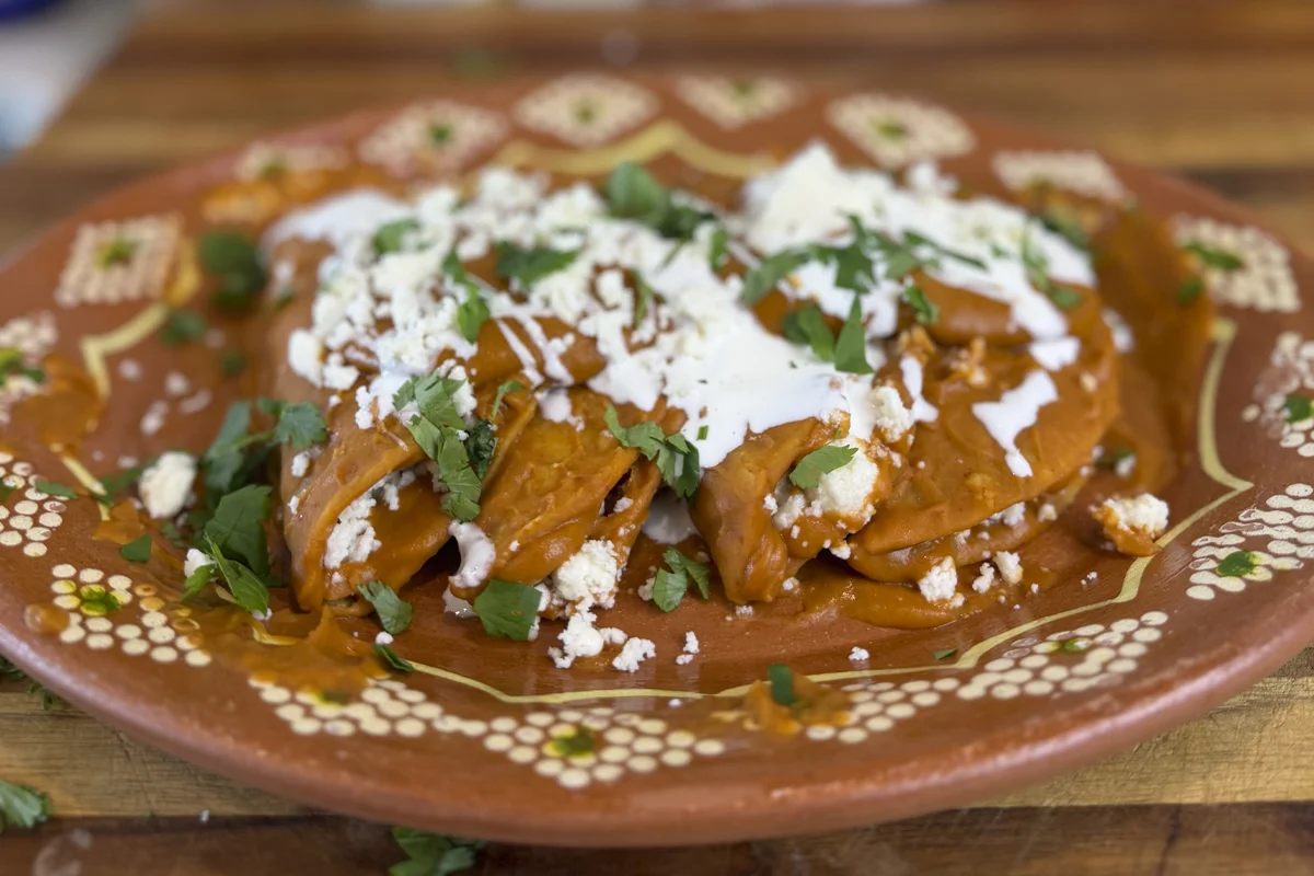 Enfrijoladas con Crema Mexicana